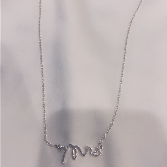 Mrs necklace - Silver version - Picture 3 of 3